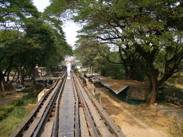 ＜旅行＞　タイ／泰緬鉄道_a0079741_1062120.jpg