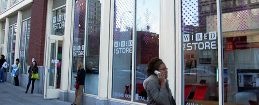 SOHOに登場した最新オタク天国 - The Wired Store_b0007805_3363070.jpg