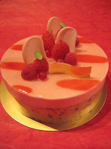 ケーキ イデミスギノ ホール 【京橋】イデミ・スギノの人気なホールケーキを一部ご紹介！