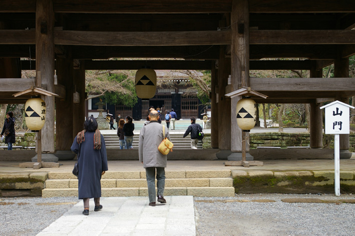 初詣は八雲神社→翔舞輝福観世音菩薩→円覚寺→六国見山_c0014967_06514.jpg