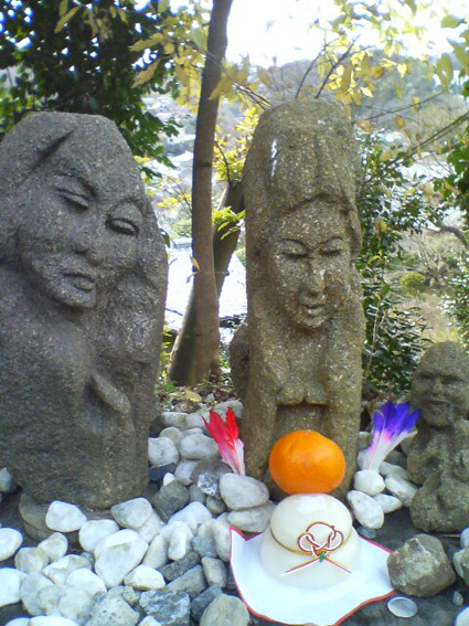 初詣は八雲神社→翔舞輝福観世音菩薩→円覚寺→六国見山_c0014967_17545655.jpg