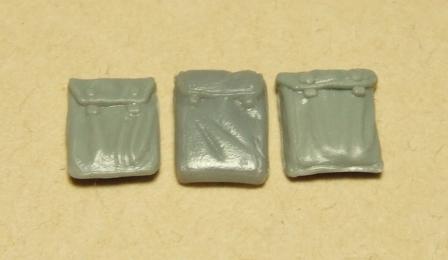 1/35 German Gas Mask Cases _c0000507_821413.jpg