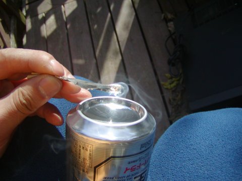 ある種の空き缶ストーブ / Fire from a Can of Beer_e0024555_13255010.jpg