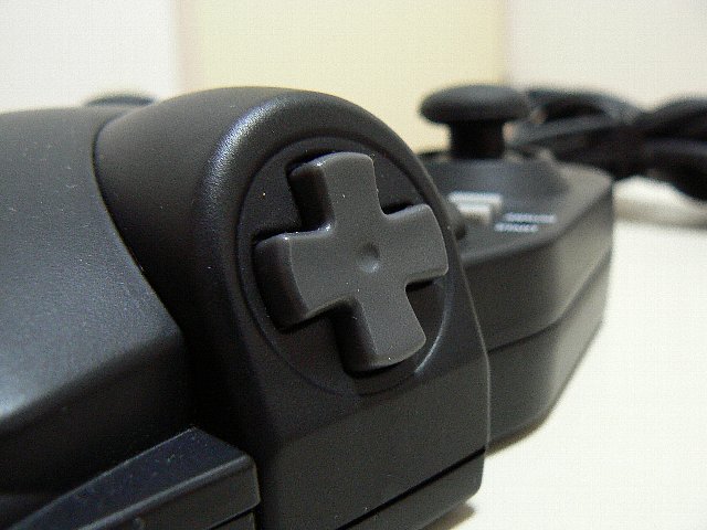 【レビュー】HORI スーパーロボット大戦コントローラ_c0004568_19363873.jpg