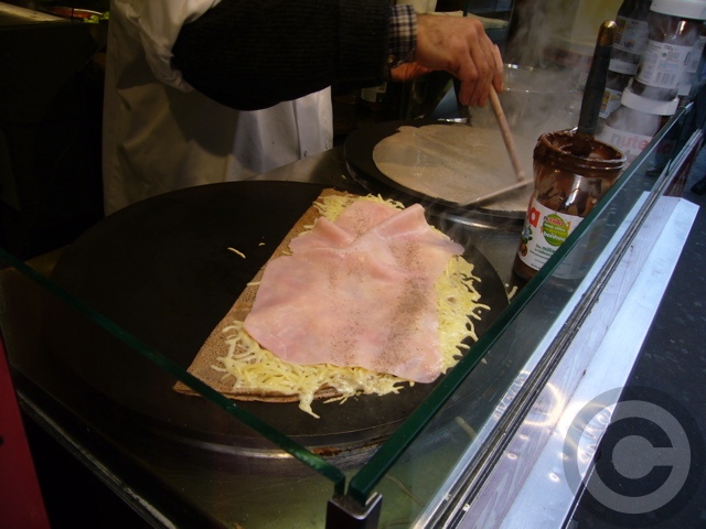 ■街角のクレープ(PARIS)_a0014299_0114324.jpg