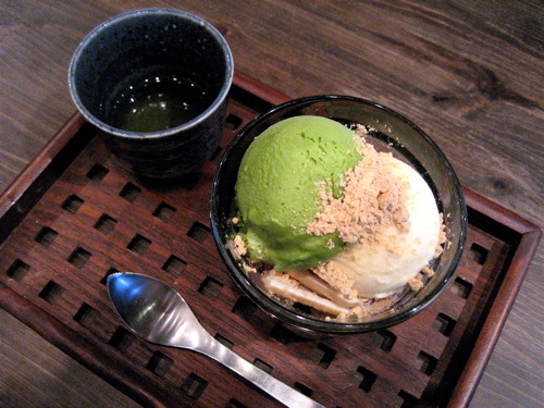 錦糸町　『北斎茶房』　で抹茶パフェ_b0046210_16294916.jpg