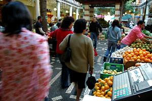 禁断の果実　Mercado dos Lavradores／Madeira-Paris 4_c0046904_20223082.jpg