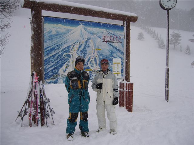 初スキーは大雪にて_a0080011_1182180.jpg