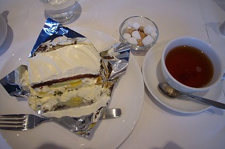 中華とケーキ_a0086555_2211163.jpg