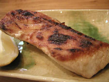 定司のブリ の 腹焼き_f0053279_16215357.jpg