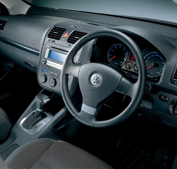 VWゴルフGT TSI -新たな可能性を感じる1台-_f0040106_11113262.jpg