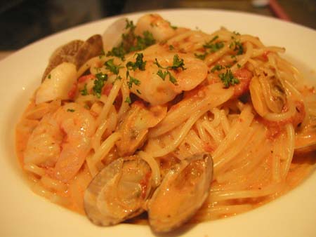 レプレ の パスタ シーフードのオーロラソース_f0053279_1944993.jpg
