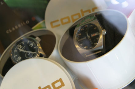 Copha Watch  上陸・・・・・・！_f0039487_11342611.jpg