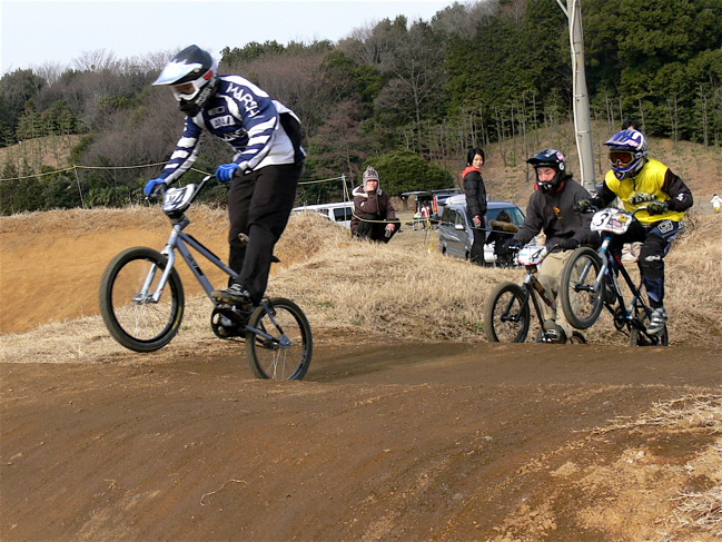 JOSF緑山2007オープニングレースVOL7 BMXマスターズクラス予選〜決勝の画像タレ流し_b0065730_6222678.jpg