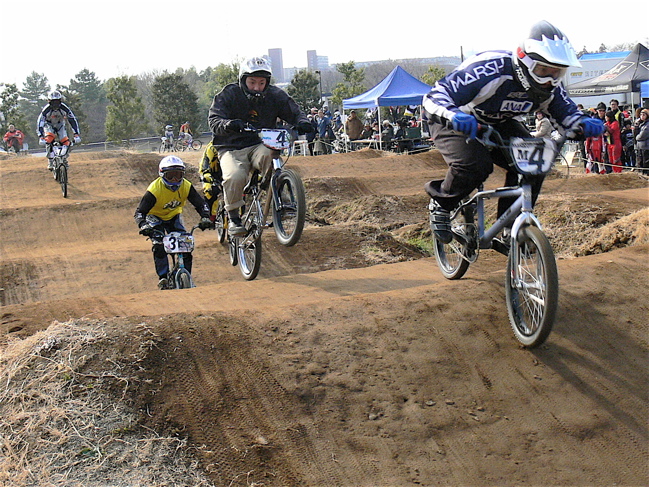 JOSF緑山2007オープニングレースVOL7 BMXマスターズクラス予選〜決勝の画像タレ流し_b0065730_622478.jpg