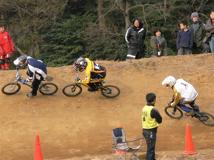 JOSF緑山2007オープニングレースVOL7 BMXマスターズクラス予選〜決勝の画像タレ流し_b0065730_6363232.jpg