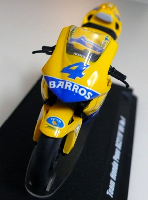 TAMIYA 1/24HONDA RC211V _d0062359_228409.jpg