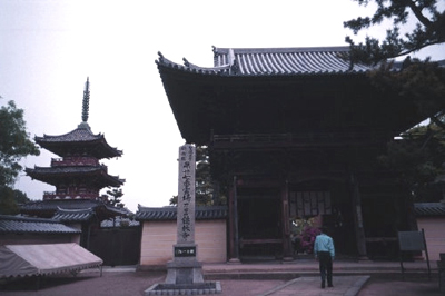 西国薬師巡礼＜第22番　刀田山　鶴林寺＞_a0045381_6461477.jpg