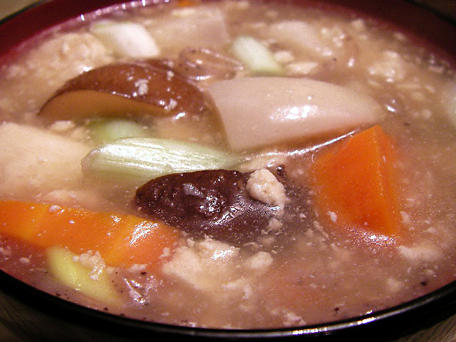 出張シェフちょっと再開: けんちん汁、大根と牛肉の煮物、鮭ごはん_e0061902_6352191.jpg