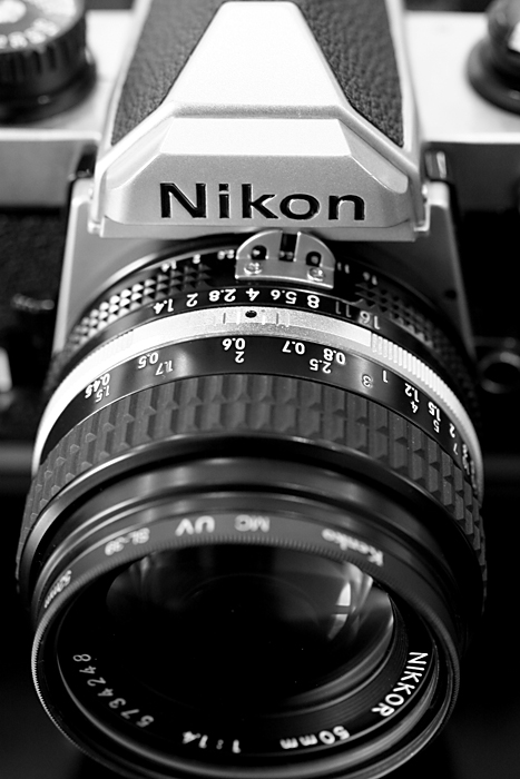 初New FM2　B&W_b0049843_22104937.jpg