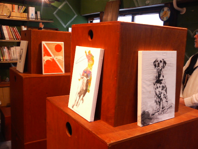 今日二つの個展に行って来ました。_e0046190_13564223.jpg