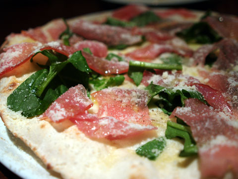 pizzeria ceppo(ピッツェリア チェッポ)_b0055663_14382018.jpg