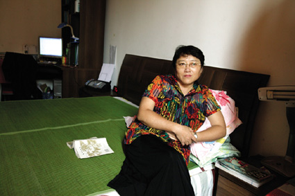 China: Controversial sexologist backs down sex talk_d0066343_21211181.jpg