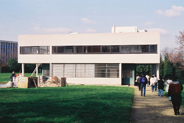 19-サヴォア邸  Villa Savoye (1929~31) Le Corbusier / Poissy (near Paris) France  No.1/50_f0126688_8331394.jpg