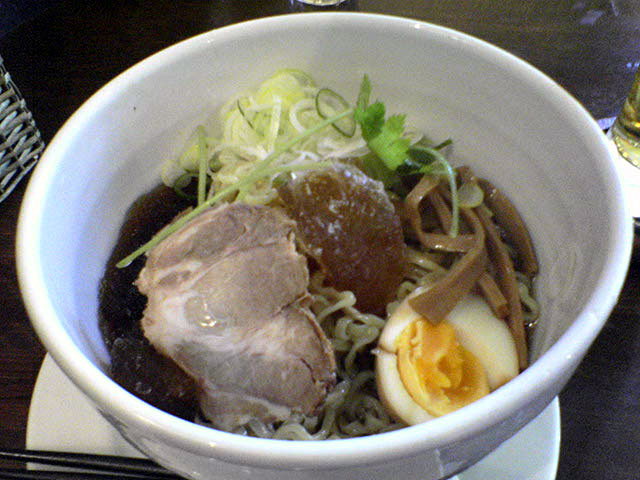 PourCafe プルーカフェ銀座店 山形水ラーメン_a0016730_13501938.jpg