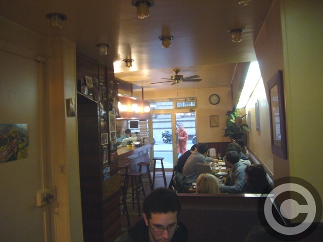 ■街角のキャフェAUX 2 ACADEMIES(PARIS)_a0014299_843715.jpg