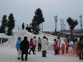 雪の滑り台_f0117900_2254623.jpg