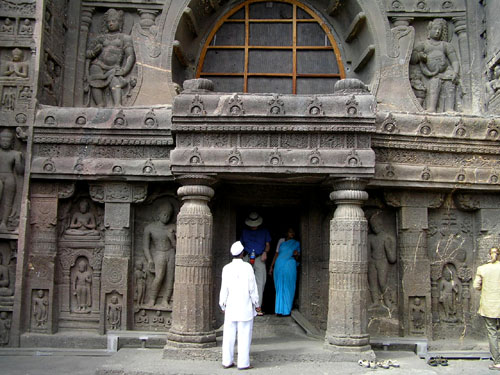 インド　4、アジャンタ石窟寺院群_e0048413_22154435.jpg