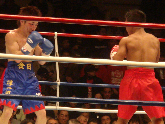 河野公平、涙の戴冠！日本スーパーフライ級新王者に！（2.12