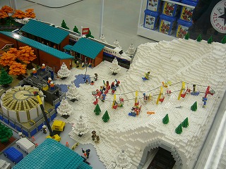 Legoでできた軽井沢 枇杷の木の下で