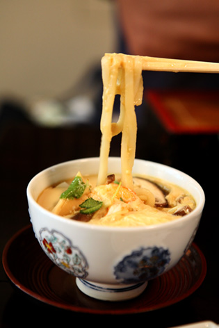 麺のフォトレポート　東京編（サトーの代打でアオキ青年）_f0039307_16362310.jpg