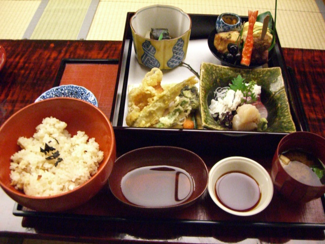 リーズナブルに覗き見る本格日本料理　　　　　　　　　　　～日本橋ゆかり～_f0040321_15363181.jpg