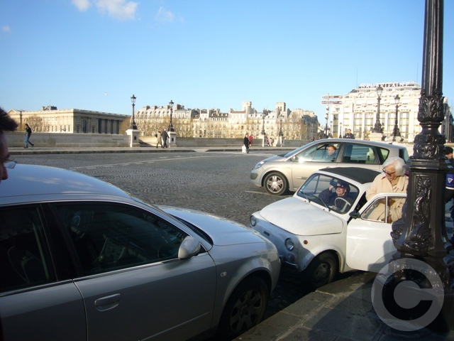 ■街角の車(PARIS）_a0008105_6162034.jpg