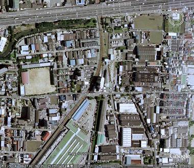 福知山線脱線事故現場のマンション (34°44’27.N 135°25’34.E)_b0063958_7145696.jpg