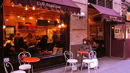 ダウンタウンの小さな穴場カフェ　Cafe Angelique_b0007805_8194449.jpg