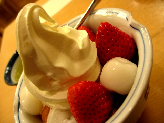 遂に みはし デビュー クリーム苺白玉あんみつ お散歩アルバム 冬の足音