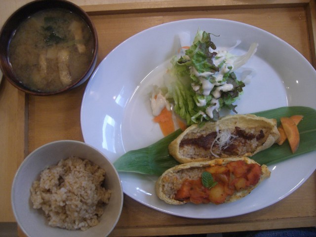 ブラウンライスカフェで休憩_c0108275_10464181.jpg