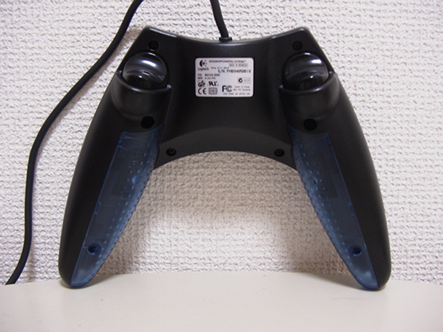 【レビュー】Logitech WingMan EXTREME_c0004568_2225423.jpg