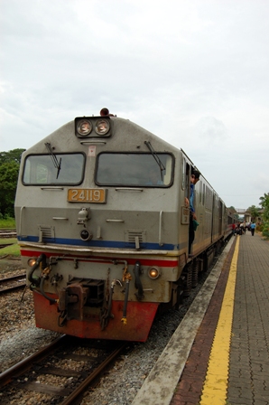 新旧マレー鉄道_f0001305_0441656.jpg