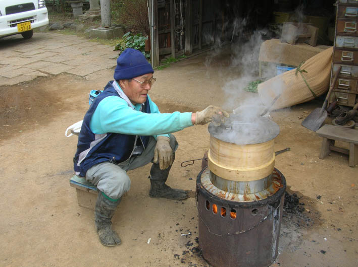 間もなく春の北鎌倉匠の市①六国見山産のサツマイモ入手_c0014967_20504917.jpg