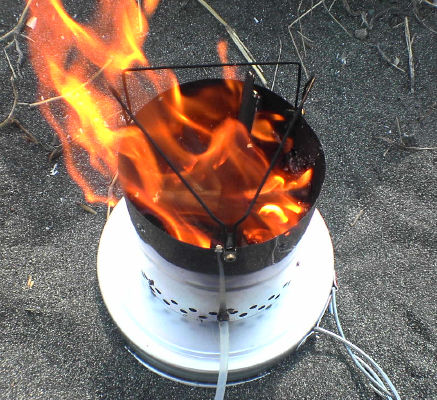 ウルトラライトな twig stove // 海岸で火入れ_f0113727_5241073.jpg