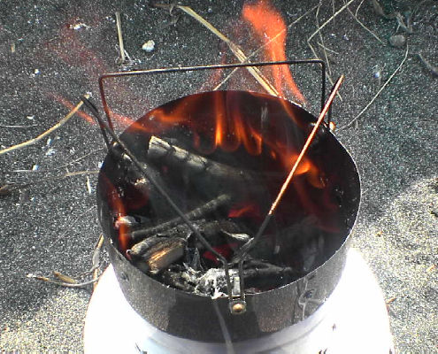 ウルトラライトな twig stove // 海岸で火入れ_f0113727_5242077.jpg