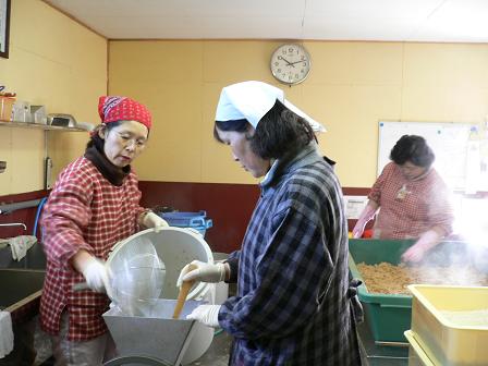 毎年恒例味噌仕込み_d0099708_0274424.jpg