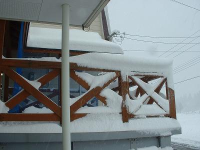 真冬に戻ったぞ・・・、除雪機出動！_d0015124_14235575.jpg