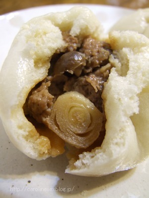 肉まんでほっかほか_d0025294_1129988.jpg