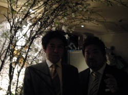 一足お先に夜桜見物!_d0091909_2031090.jpg